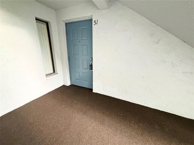 Building Photo - 952 Courtyard Ln