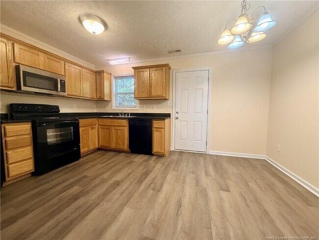 Foto del edificio - 3332 Kenmont Ln