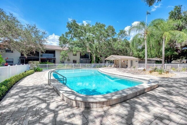 Foto del edificio - 5645 Summerside Ln