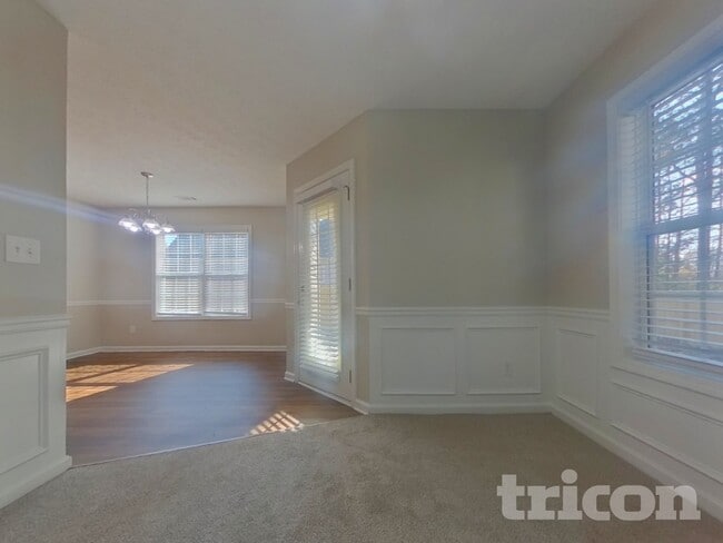 Building Photo - 806 Tucker Trail