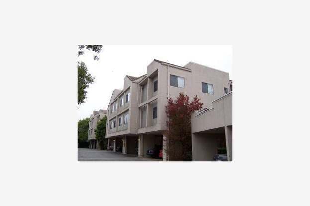 Building Photo - 250 River St