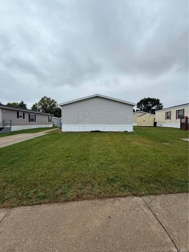 Foto del edificio - 1317 Sugar Tree Blvd