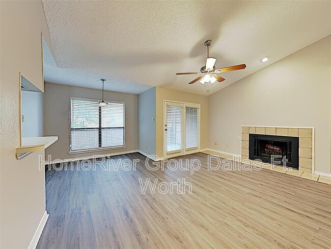 Building Photo - 2105 Calico Ln