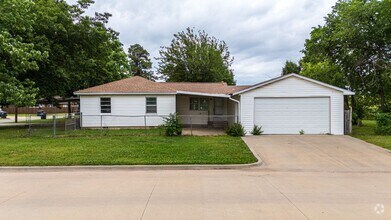 Building Photo - 118 S Classen Ave