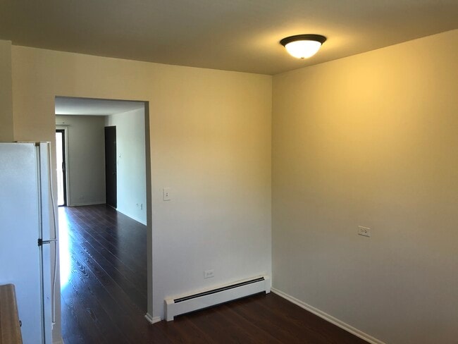 Building Photo - 10417 Dearlove Rd