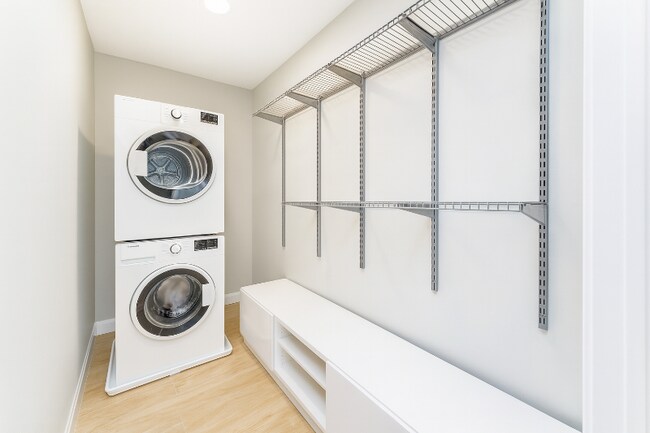 Foto del edificio - 2210 Wisconsin Ave NW