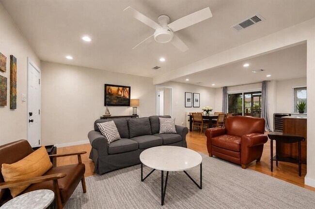 Foto del edificio - 5804 Gloucester Ln