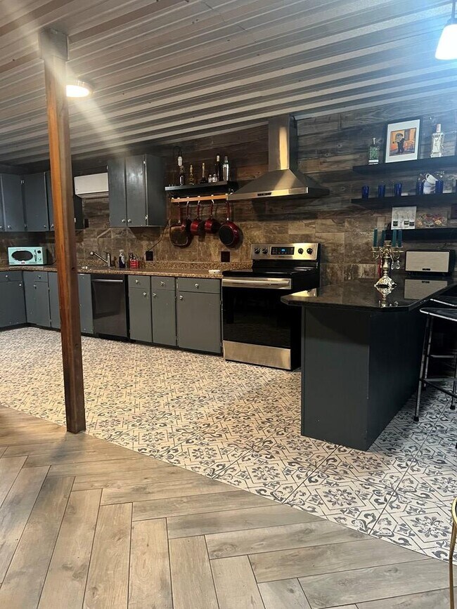 Foto del edificio - 1501 N Texas Ave