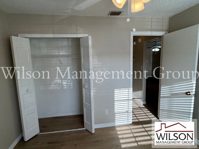Foto del edificio - 1241 Heritage Ln