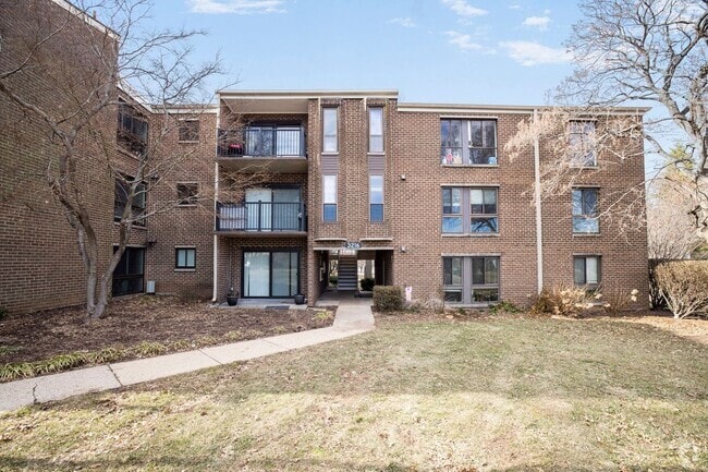 Building Photo - 3216 Spartan Rd