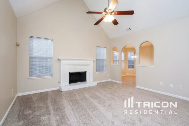 Building Photo - 5002 Ceylon Dr