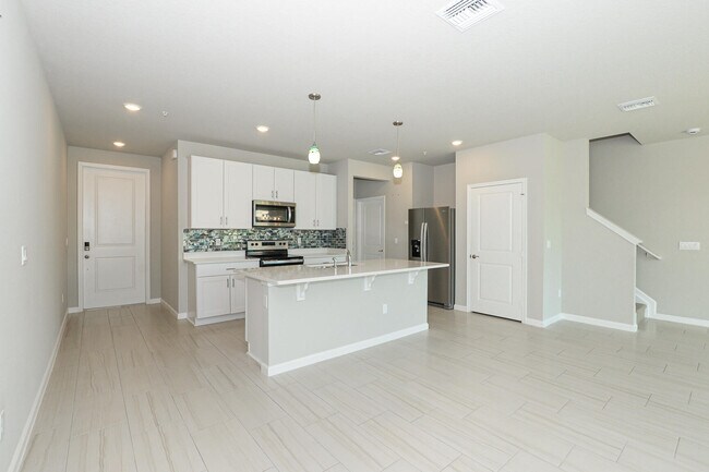 Building Photo - 373 Salisbury Cir