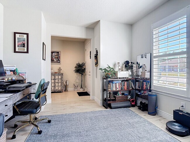 Foto del edificio - 6485 Shimmering Shrs Ln