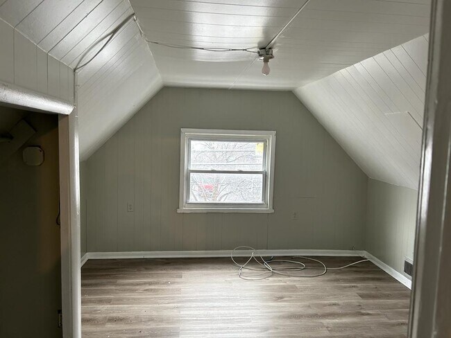 Building Photo - 26 Siebert Pl