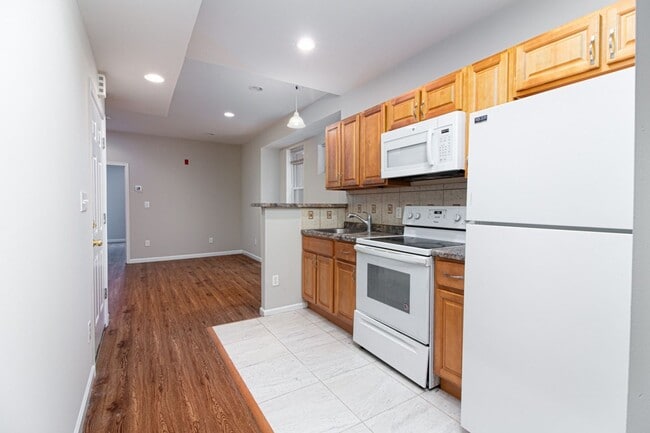 Photo - 5043 Walnut St Apartment