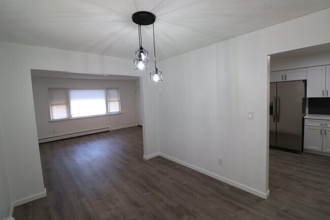 Building Photo - 227 58th St