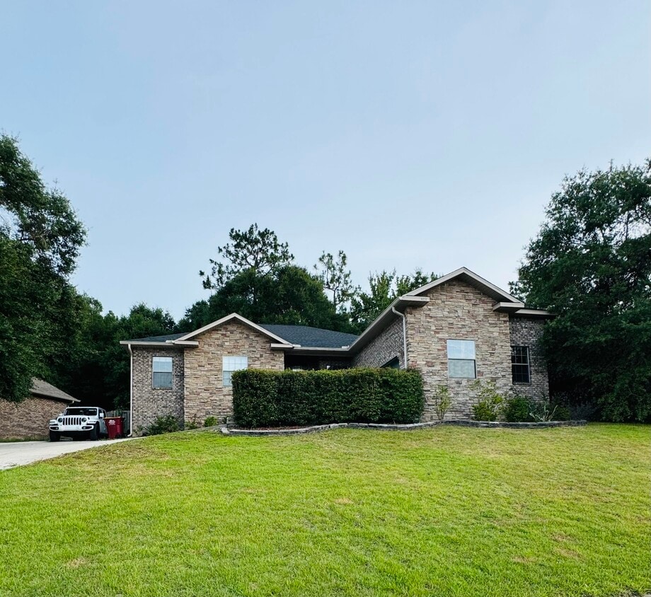 Foto principal - 603 Red Fern Rd