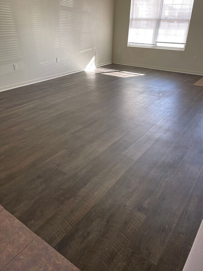 Foto del edificio - 16056 Holy Cross Ln