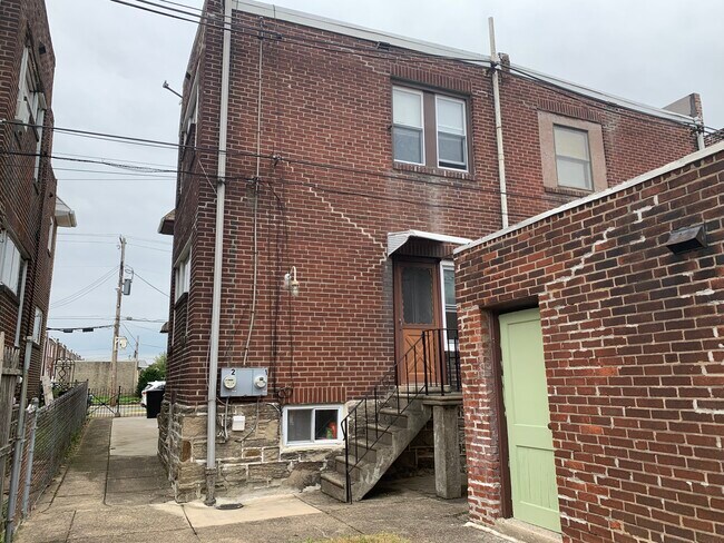 Foto del edificio - 7353 Sackett St