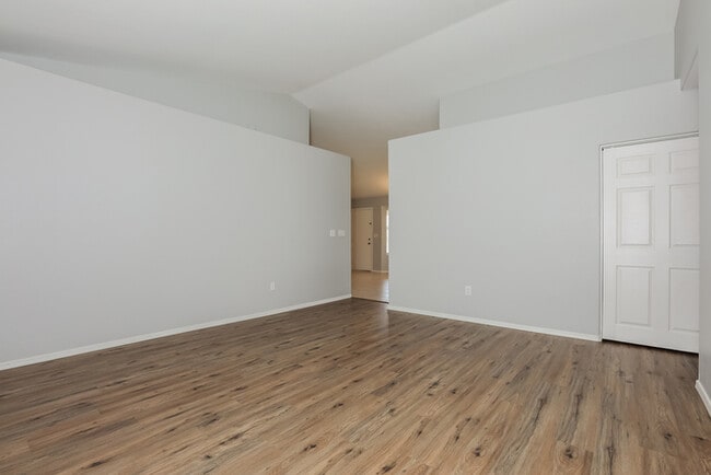 Foto del edificio - 16215 S Beth Ln