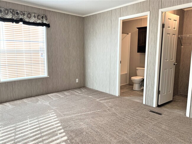 Foto del edificio - 17164 Canterbury Cir