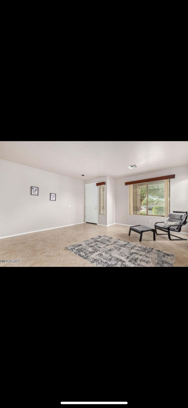 Foto del edificio - 16153 W Crocus Dr