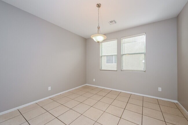 Foto del edificio - 6203 Alpine Tree Ave