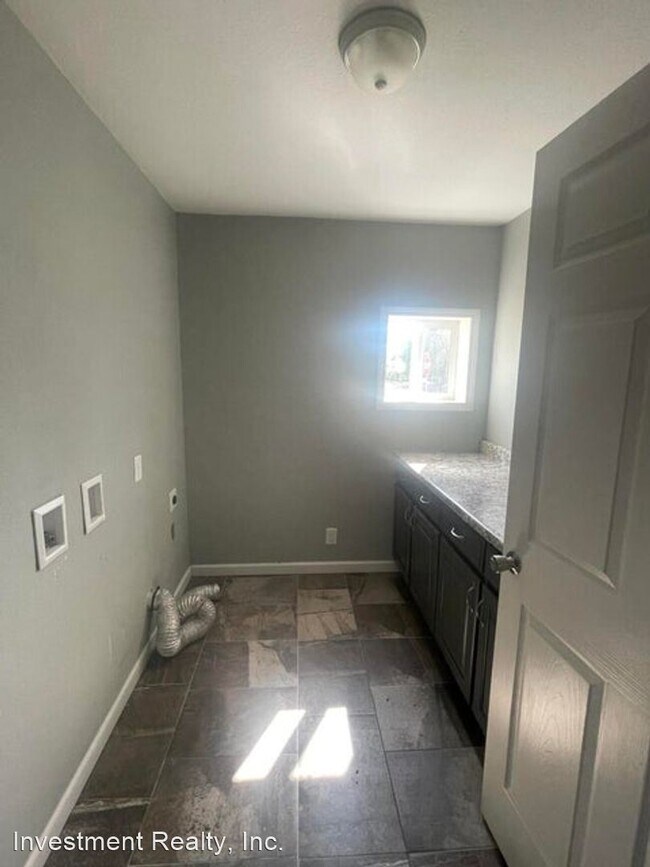 Foto del edificio - 4 br, 3 bath House - 5364 S Cloverdale Ln
