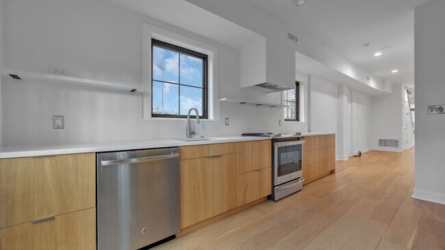 Building Photo - 1419 3rd St NW