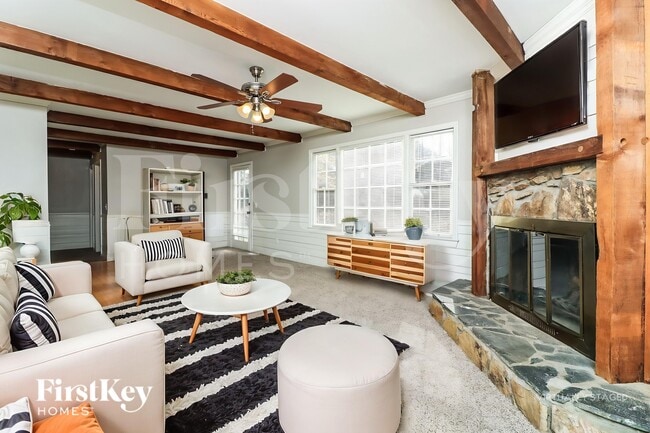 Foto del edificio - 2765 Rock Creek Dr