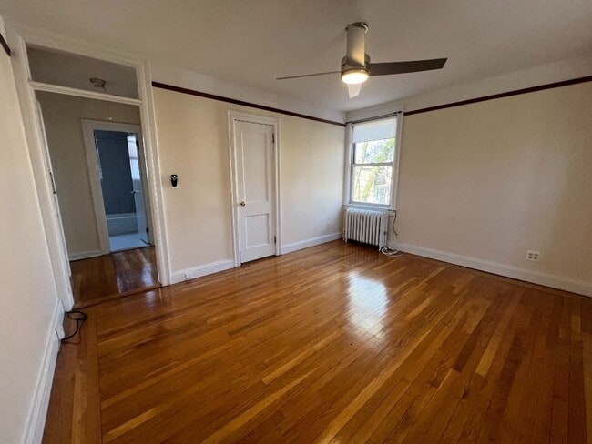 Building Photo - 1 Bed Garden Apartment