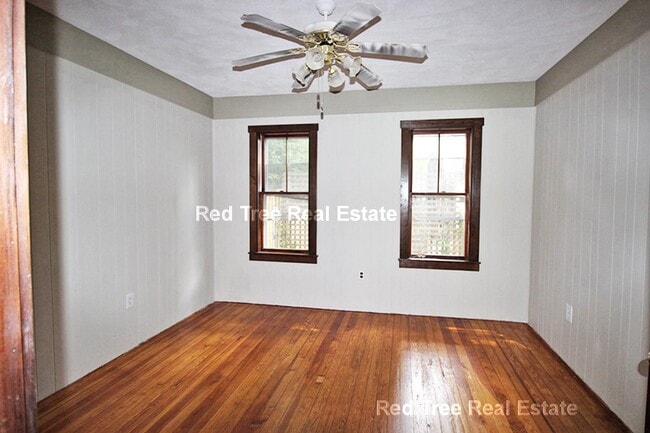 Building Photo - 14 Dow St