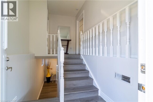 Building Photo - 137 Nickolas Crescent