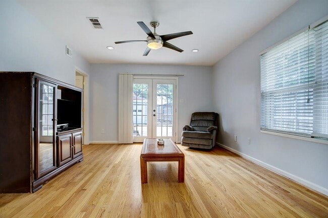 Building Photo - 5667 Wickersham Ln