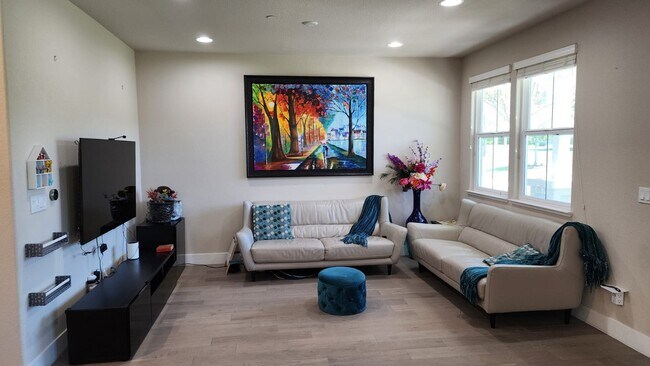 Foto del edificio - 2210 Sunset View Ct