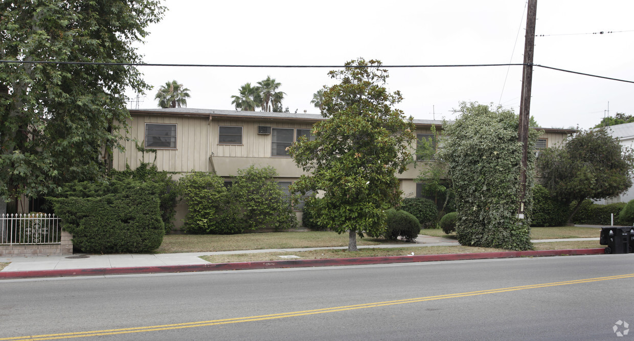 Building Photo - 11908 Magnolia Blvd