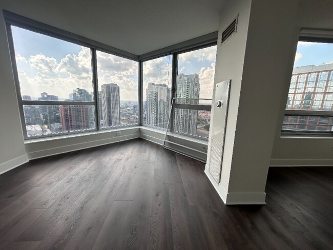 Foto del edificio - 309 N Canal St