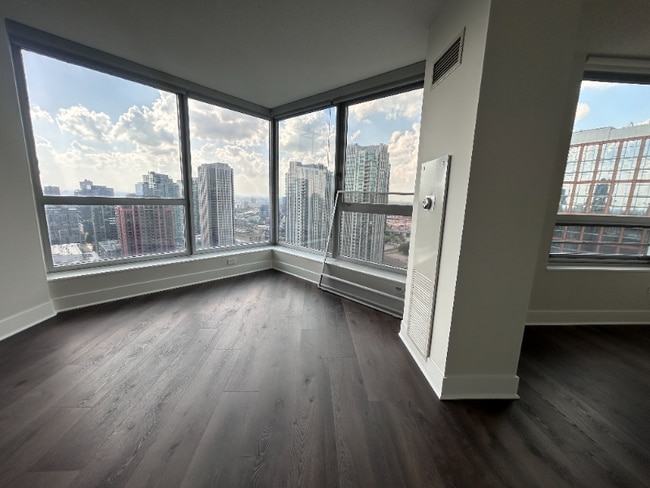 Photo - 309 N Canal St Apartment