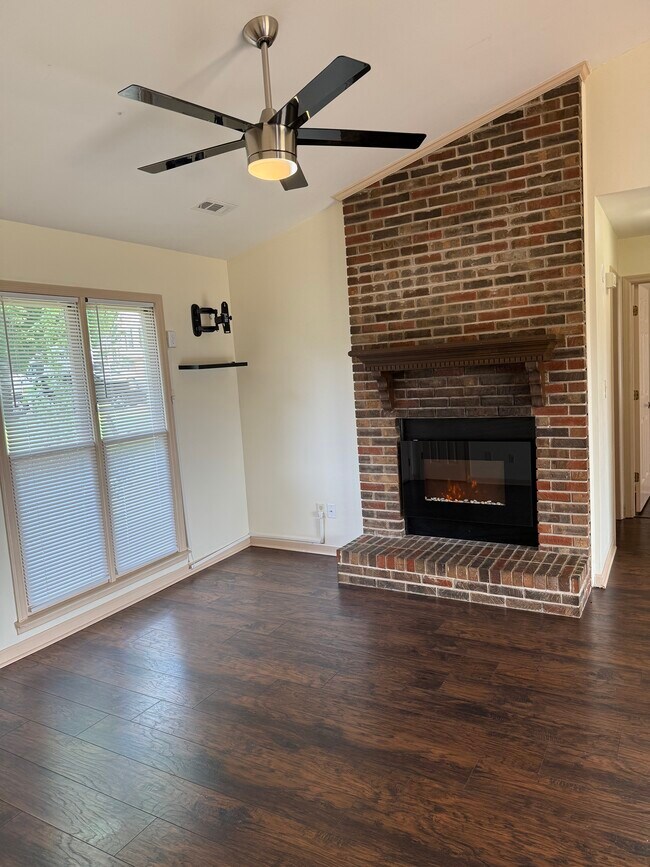 Foto del edificio - 117 Lewis Ln