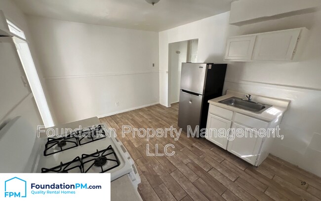 Foto del edificio - 2320 E Warren St