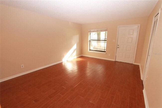 Foto del edificio - 843 Georgia Ave