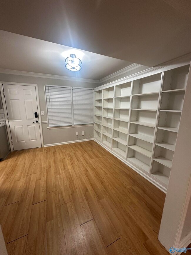 Foto del edificio - 1722 Ward Ave NE