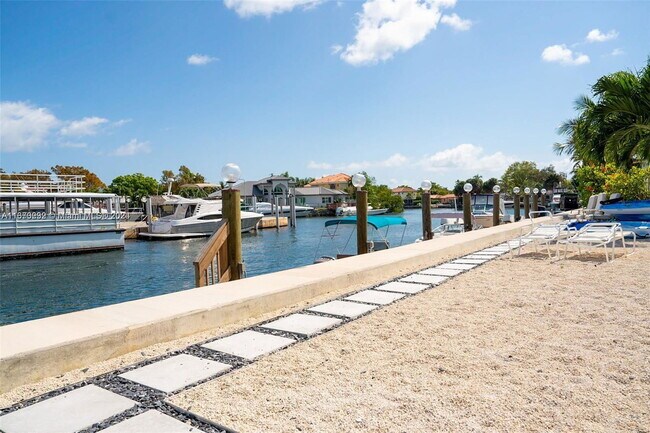 Building Photo - 13105 Ixora Ct