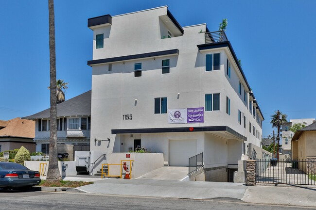 Building Photo - 1155 W 36th Pl