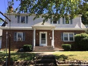 Building Photo - 75 Searingtown Rd
