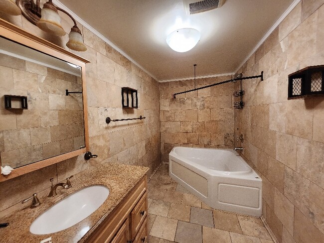 Building Photo - 3343 Fugarwe Ct