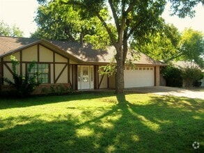 Building Photo - 255 Meadowlakes Dr