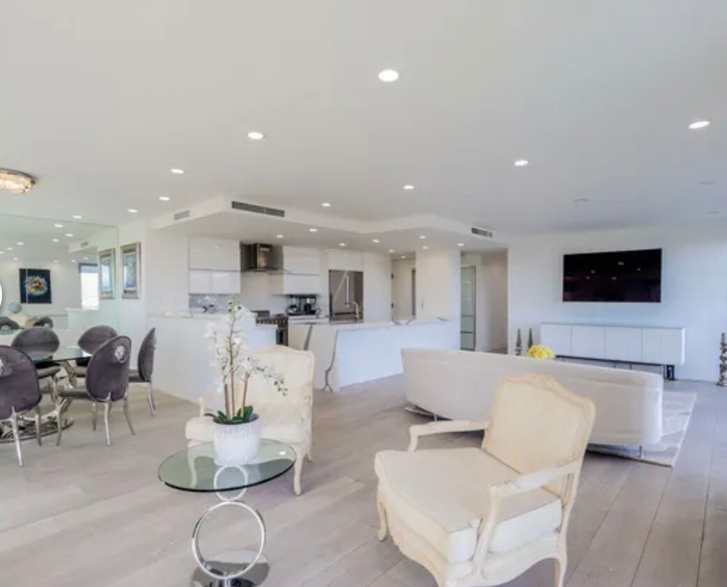 Living Room/Dinning/Kitchen - 2160 Century Park E