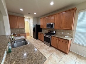 Building Photo - 6826 Pheasant Oak Dr