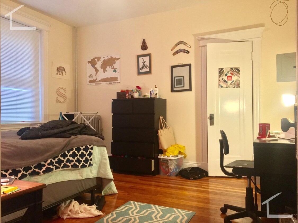 Foto principal - Large Fully Renovated Unit On Cleveland Ci...